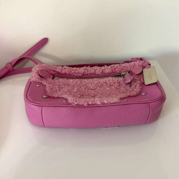 Coach Small Rhyder Bag Pink Shearling and Leather - Picture 5 of 9